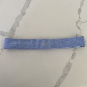 Lululemon Cardio Cross Trainer Blue Skinny Headband. Excellent condition.